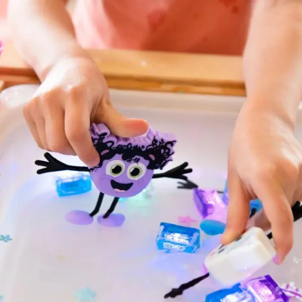 Glo Pals Characters Light Up Lumi Purple> Badspeelgoed