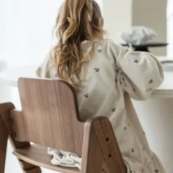 Kidsmill Up! Kinderstoel Incl. Houten Babyset - Oatmeal><noscript><img width=