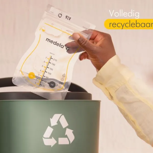 Medela Moedermelkbewaarzakjes Met Schenktuit 210ml 50st> Melk Bewaarzakjes