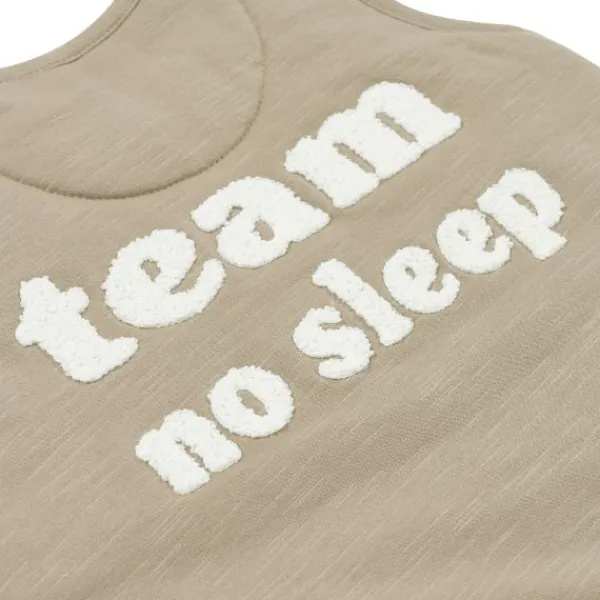 Meyco Baby Slaapzak Jumper Winter Slub Met Team No Sleep Applicatie Taupe / Offwhite 80 cm> 4-Seizoenen Slaapzakken