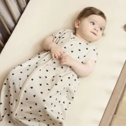 Meyco Baby Sweet Heart Zomerslaapzak - 90 cm - Soft Sand/Black><noscript><img width=