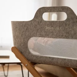 Snuz SnüzBaskit Moses Basket + Stand Set - Light Grey/Natural><noscript><img width=