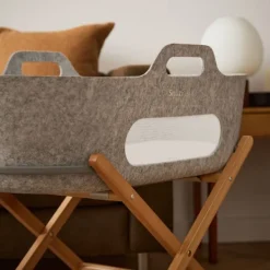 Snuz SnüzBaskit Moses Basket + Stand Set - Light Grey/Natural><noscript><img width=