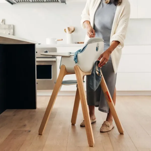 UPPAbaby Kinderstoel Ciro Chloe Grey / Licht Grijs> Houten Kinderstoelen