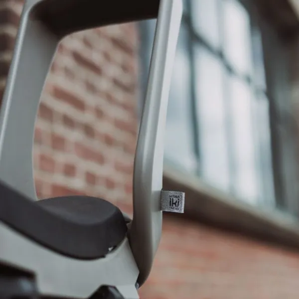 Urban Iki Junior fietszitje Zonder Montagekader – Suzume Grey / Bincho Black> Fietsstoeltjes